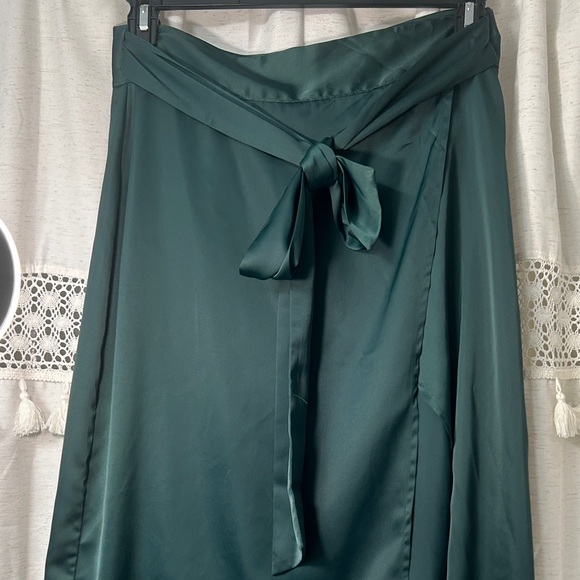 Satin Tie-Waist Midi Skirt in Forest Green - Picture 4 of 5